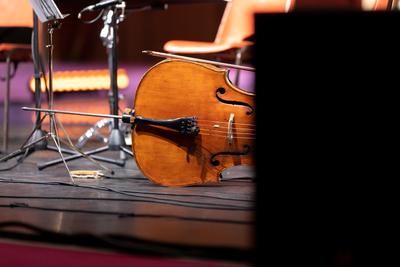 Reportage du festival de musique Terres Vibrantes en Auvergne  — anne vallier, photographe professionnelle, photographe reportage, photographe événementiel, photographie, festival musique, musique classique, festival auvergne, puy-de-dôme, combrailles, violoncelle — Anne Vallier