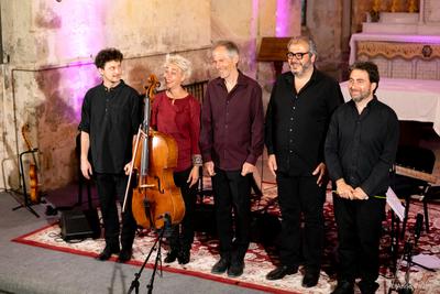 Reportage du festival de musique Terres Vibrantes en Auvergne  — anne vallier, photographe professionnelle, photographe reportage, photographe événementiel, phtographie, festival musique, musique classique, festival auvergne, puy-de-dôme, combrailles, ensemble kimya — Anne Vallier