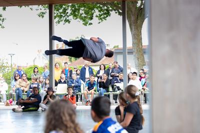 Hip-Hop en afterwork — anne vallier, photographe professionnelle, photographie, danse hip-hop, break dance, compagnie origin's krew, gannat, allier, afterwork été, reportage événementiel, reportage photo, reportage danse — Anne Vallier